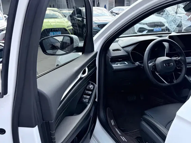 Geely Xingrui — Фото автомобиля 4