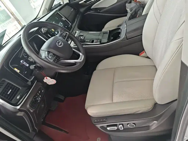 GAC Trumpchi M8 — Фото автомобиля 14