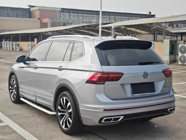 Volkswagen Tiguan L — Фото автомобиля 5