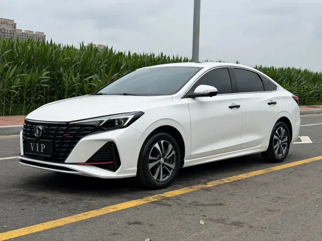 Changan Eado — Фото автомобиля 3