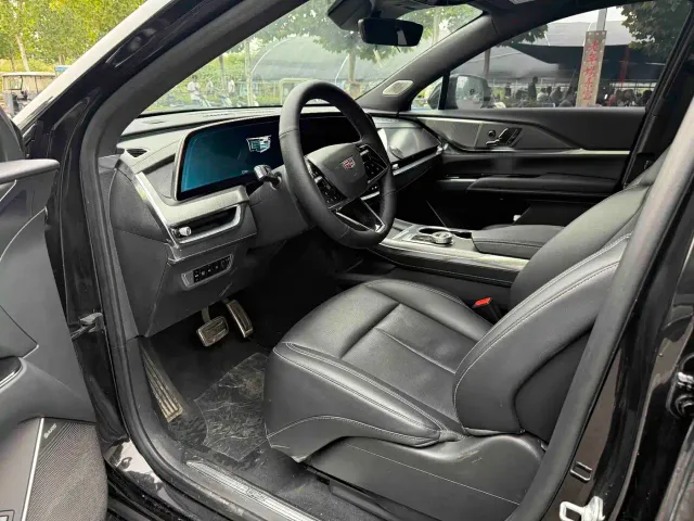 Cadillac XT5 — Фото автомобиля 8