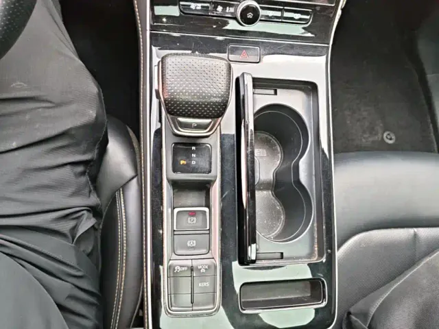 Roewe i6 MAX EV — Фото автомобиля 13