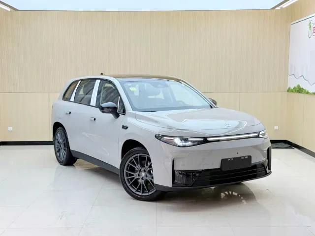 Leapmotor C10 — Фото автомобиля 3