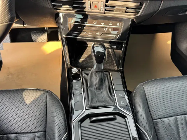 Volkswagen Passat — Фото автомобиля 8