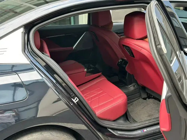 BMW 5 Series — Фото автомобиля 5