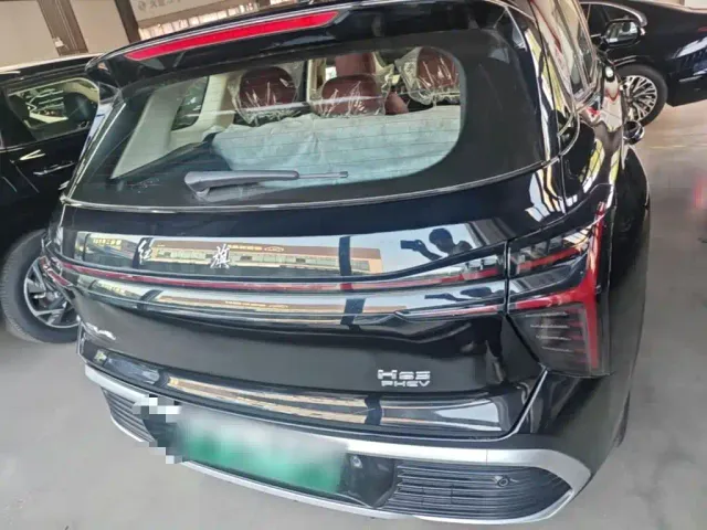 Hongqi HS3 PHEV — Фото автомобиля 5