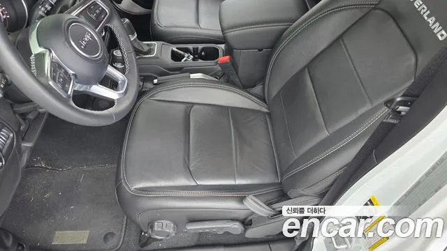 Jeep Wrangler JL — Фото автомобиля 24