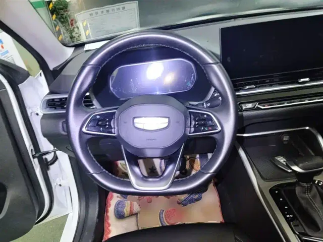Geely Emgrand — Фото автомобиля 10