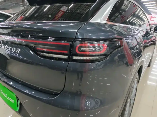 Leapmotor C11 — Фото автомобиля 7