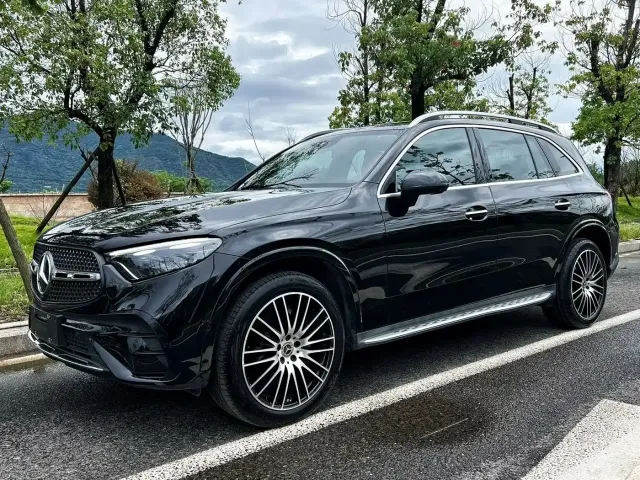 Фотография автомобиля — Mercedes-Benz GLC-Class