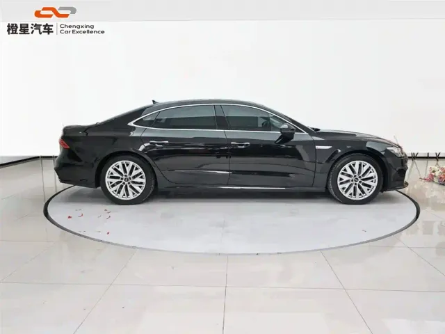 Audi A7L — Фото автомобиля 3