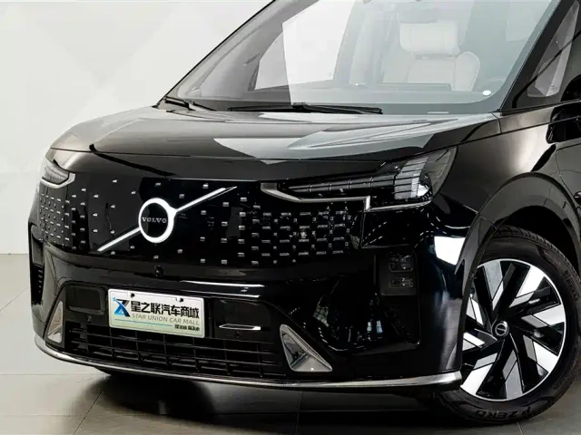 Volvo EM90 — Фото автомобиля 3