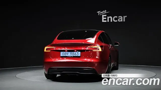 Tesla Model 3 — Фото автомобиля 4
