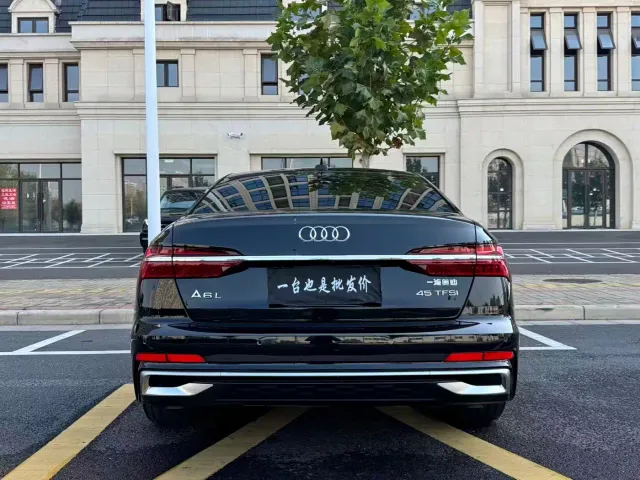 Audi A6L — Фото автомобиля 10
