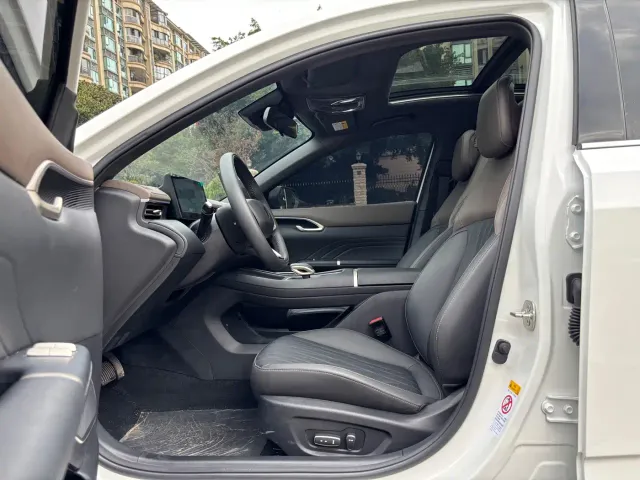 Changan Eado — Фото автомобиля 8