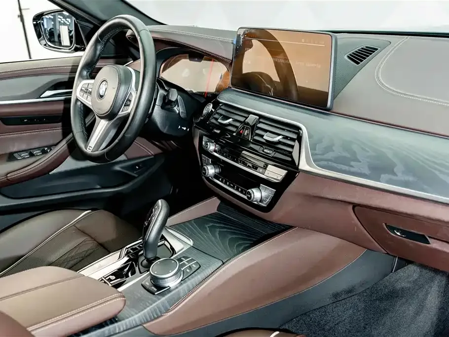 BMW BMW 5 Series 2022 Facelift 530Li Leading M Sport Package — Фото автомобиля 17