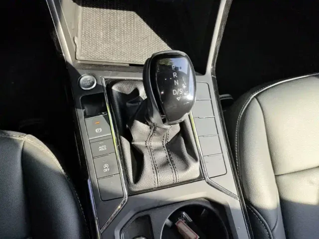 Volkswagen Passat — Фото автомобиля 13