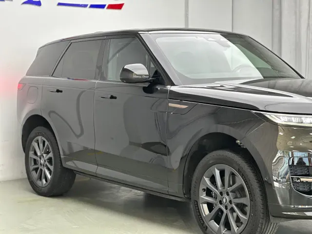 Land Rover Range Rover Sport — Фото автомобиля 6