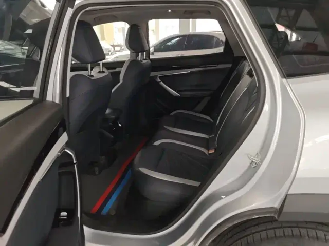 Geely Boyue L 2023 1.5TD DCT Glory Edition — Фото автомобиля 16