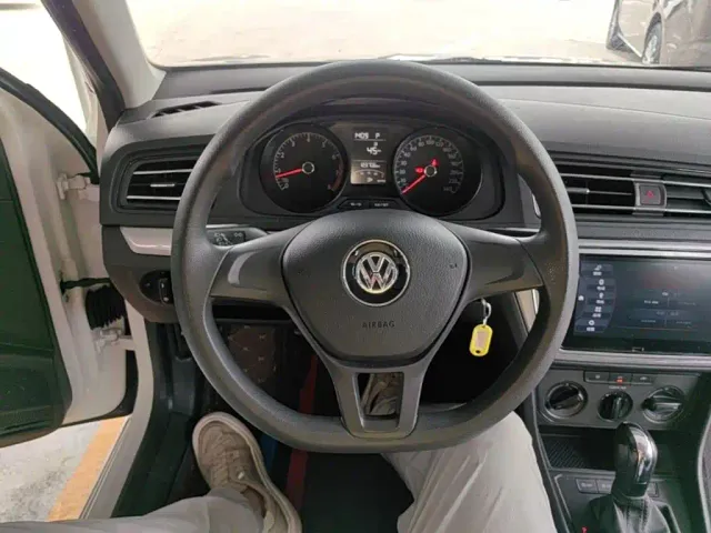 Volkswagen Lavida — Фото автомобиля 10