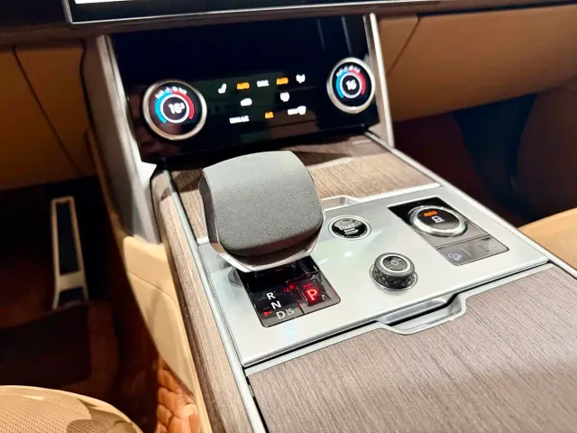 Land Rover Range Rover — Фото автомобиля 12
