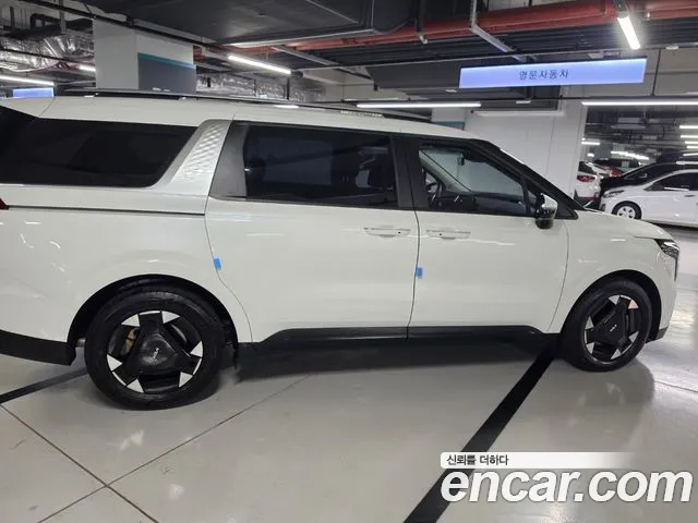 Kia Carnival — Фото автомобиля 3