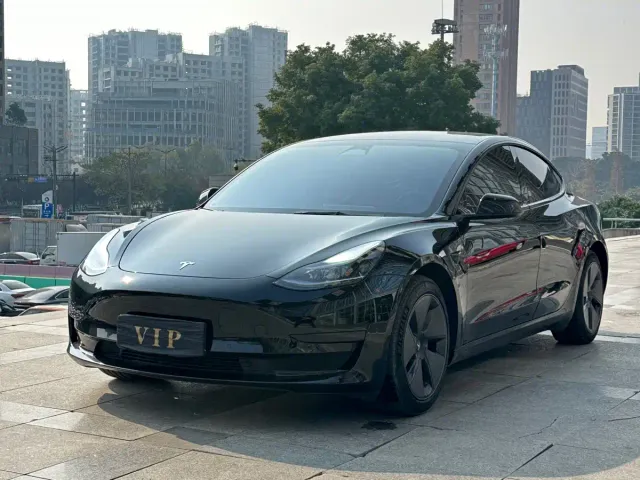 Фотография автомобиля — Tesla Model 3