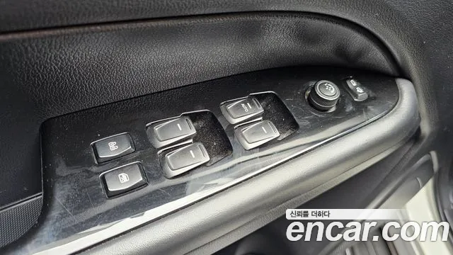 KG_Mobility_Ssangyong Rexton Новый Rexton Sport Khan Дизель 2.2 4WD — Фото автомобиля 28