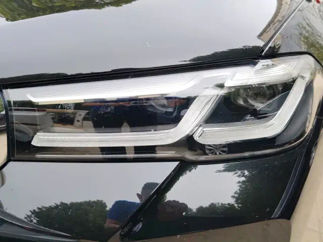 BMW 5 Series — Фото автомобиля 5