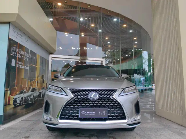 Фотография автомобиля — Lexus RX