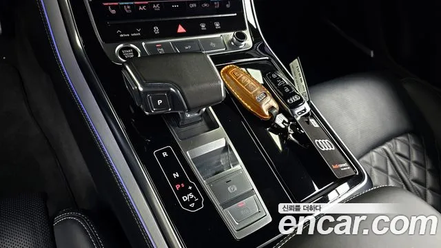Audi Q8 55 TFSI quattro Premium — Фото автомобиля 9