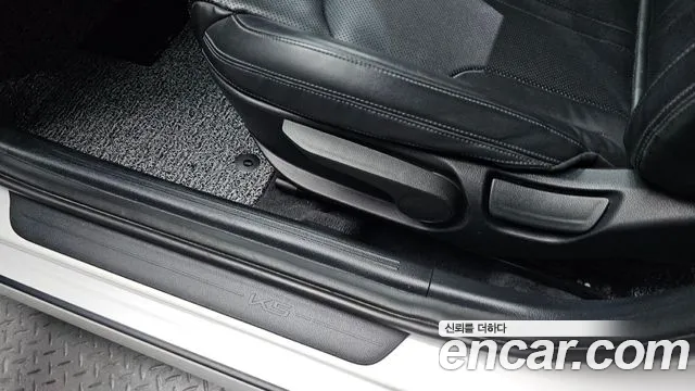 Kia K5 K5 3 поколение 2.0 LPI(Для проката) — Фото автомобиля 28