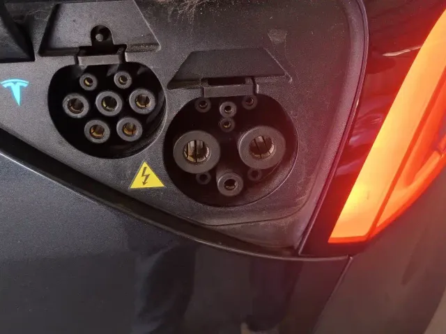 Tesla Model 3 — Фото автомобиля 16