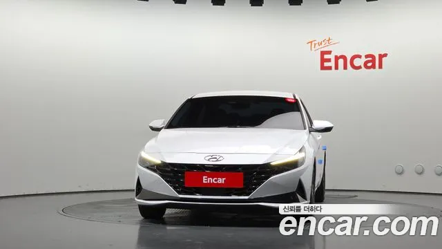 Hyundai Avante CN7 — Фото автомобиля 3