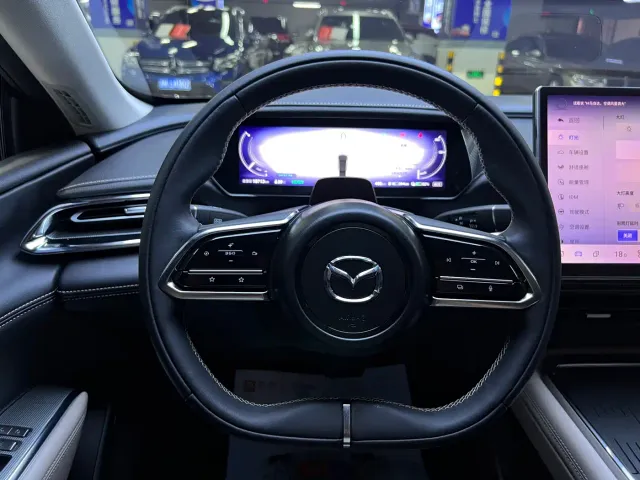 Mazda EZ-6 — Фото автомобиля 5
