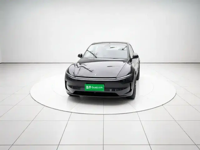 Tesla Model Y — Фото автомобиля 2