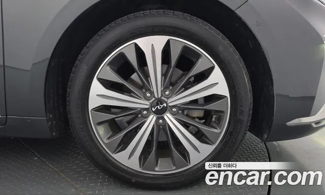 Kia K8 Hybrid — Фото автомобиля 6