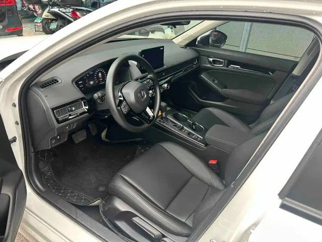 Honda Civic — Фото автомобиля 3