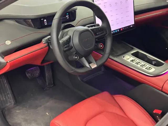 Xiaomi SU7 — Фото автомобиля 6