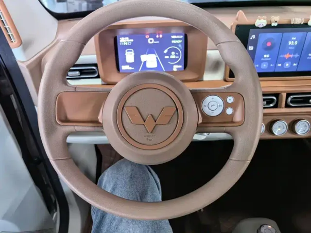 Wuling Hongguang Mini EV — Фото автомобиля 10