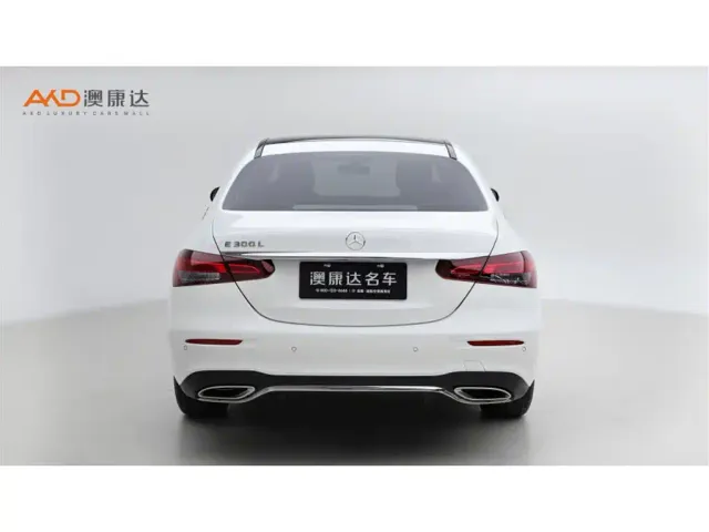 Mercedes-Benz E-Class — Фото автомобиля 4