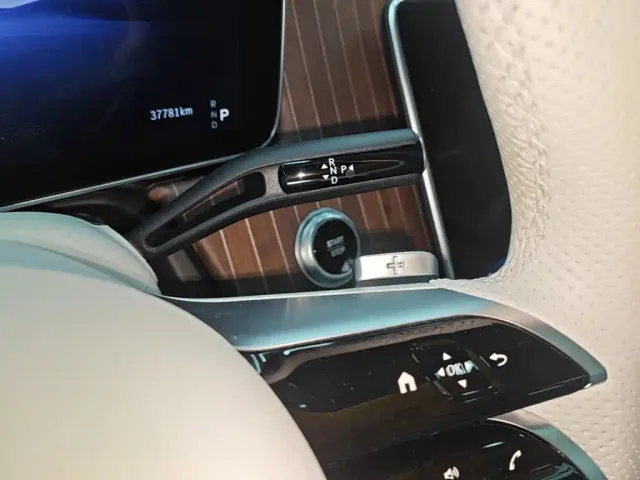 Mercedes-Benz EQE SUV — Фото автомобиля 13