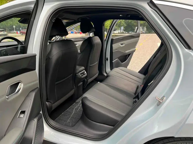 BYD Qin L — Фото автомобиля 6