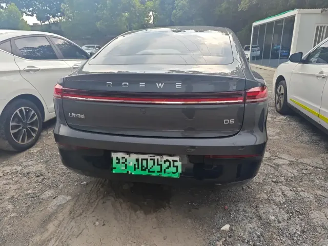 Roewe D6 — Фото автомобиля 5