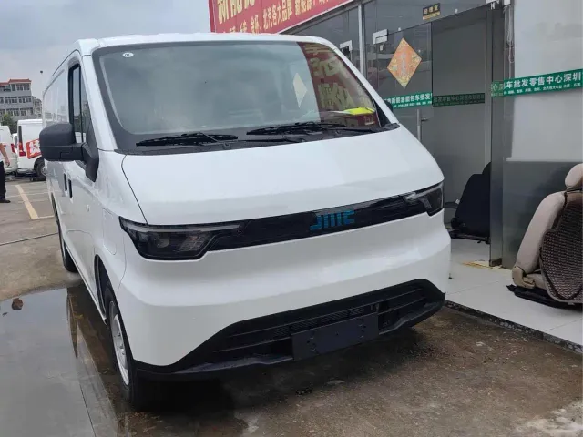 JMC E-Fushun — Фото автомобиля 3