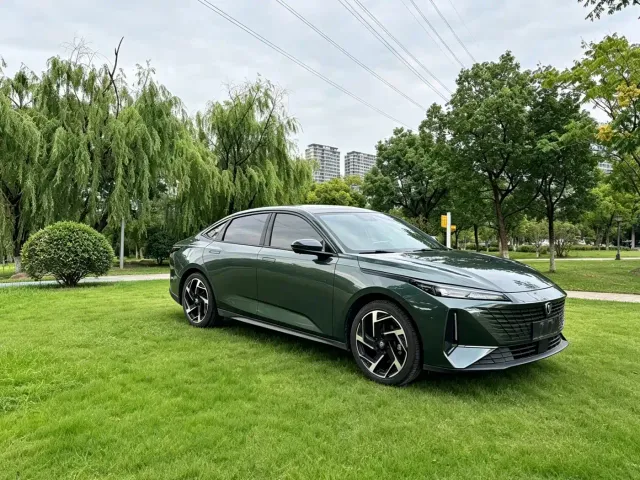 Changan Lamore — Фото автомобиля 3