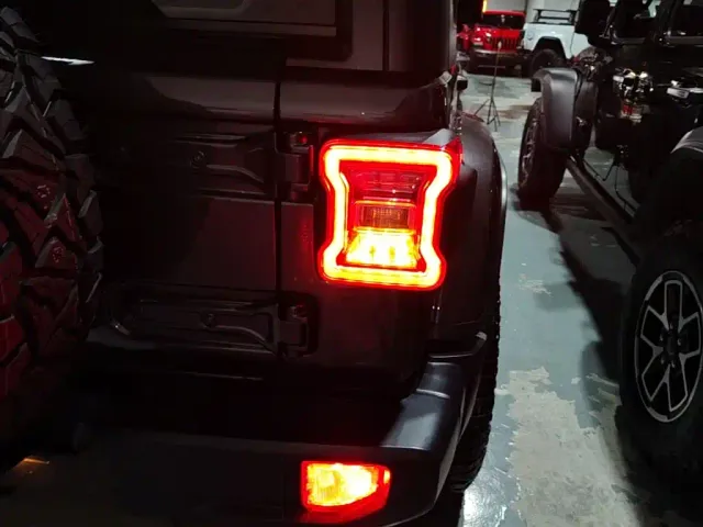 Jeep Wrangler — Фото автомобиля 7