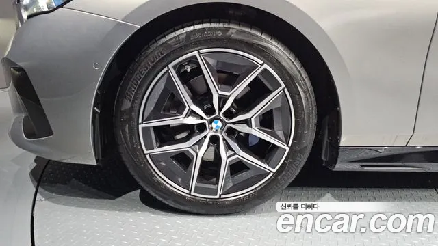 BMW 5 Series G60 — Фото автомобиля 5