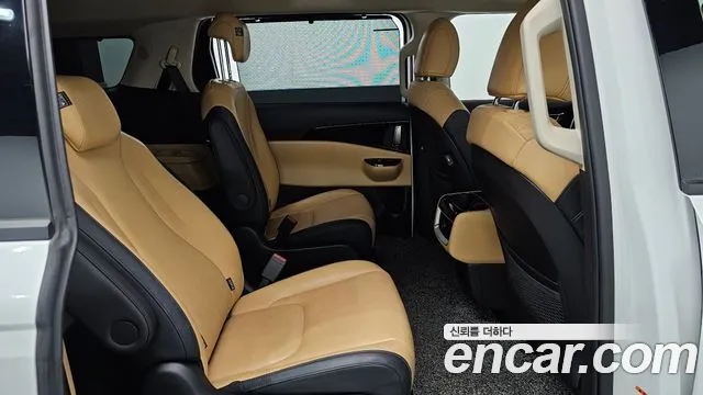 Kia Carnival — Фото автомобиля 12