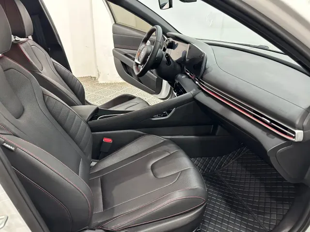 Hyundai Elantra — Фото автомобиля 4